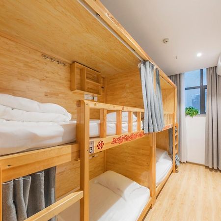Fangorn Hostel Chongqing Exterior photo